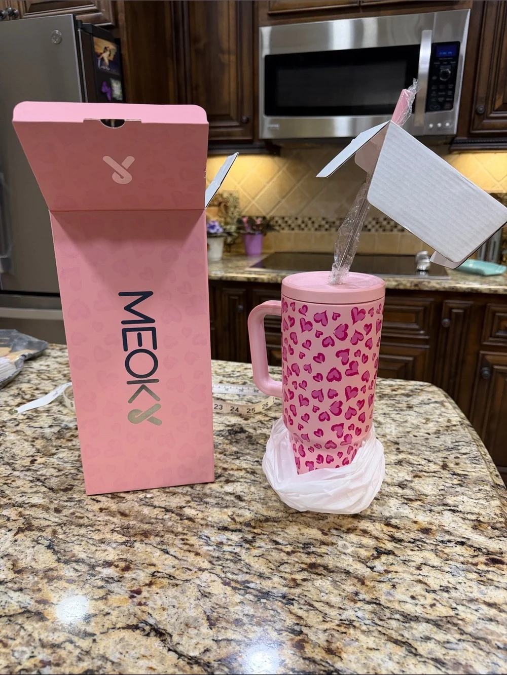MEOKY Pink Heart Pattern 40 oz Travel Mug with Handle and straw